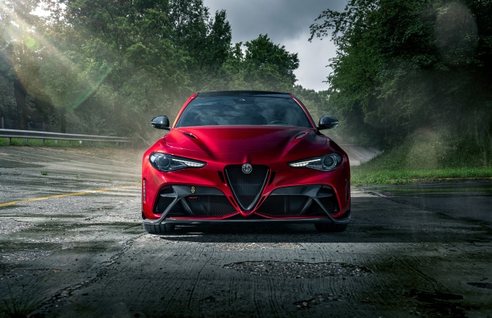 Red Alfa Romeo Giulia GTA 4K
