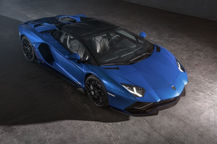 Blue Lamborghini Aventador LP 780-4 Ultimae Convertible
