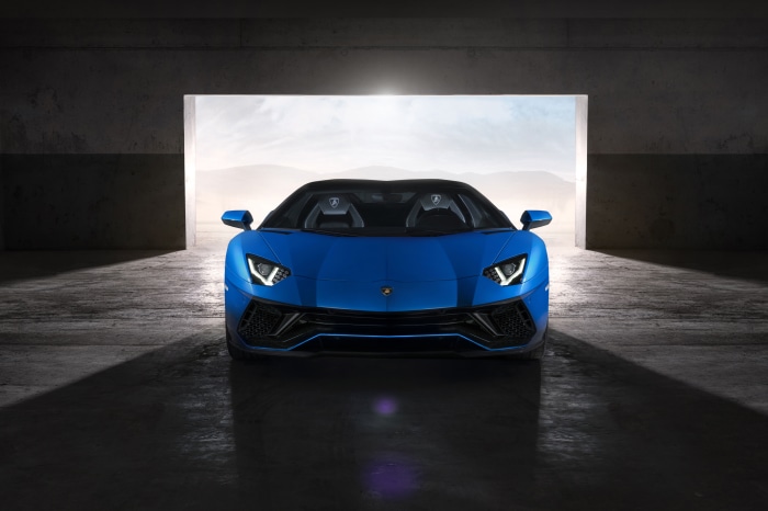 Blue Lamborghini Aventador LP 780-4 Ultimae Roadster