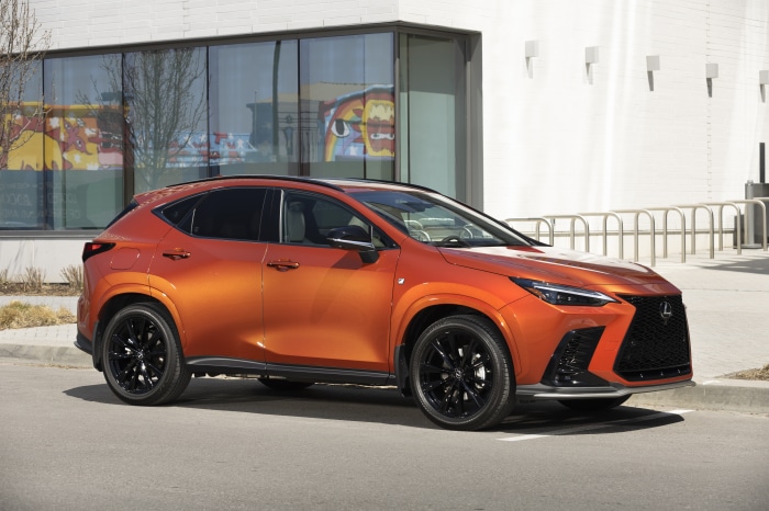 Orange Lexus NX 450 4K