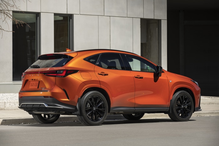 Orange Lexus NX 450 4K