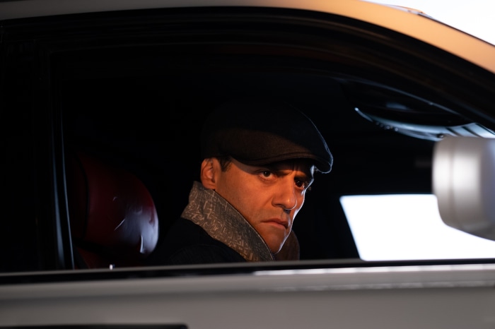 Moon Knight 4K: Oscar Isaac as Marc Spector in a car