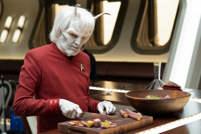 Hemmer from Star Trek: Strange New Worlds preparing food