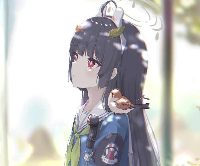 Kasumizawa Miyu with a bird on her shoulder