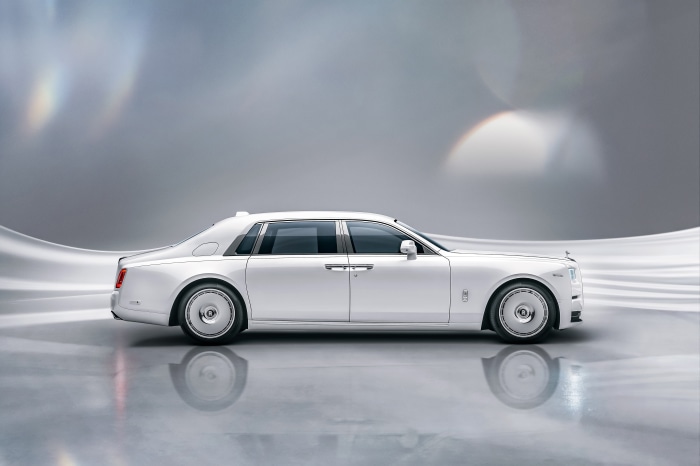 White Rolls-Royce Phantom 4K