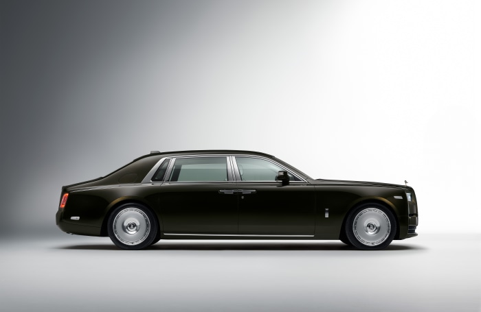 Rolls-Royce Phantom Side View