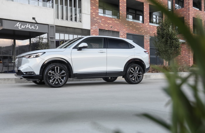 White Honda HR-V 4K