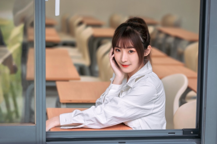 Asian girl in classroom 4K