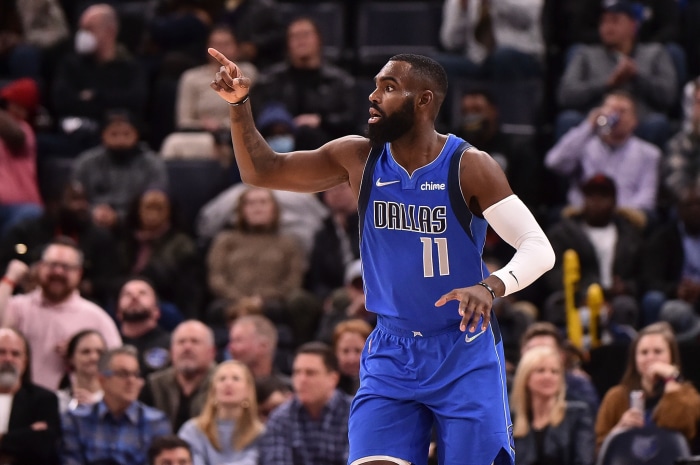 Tim Hardaway Jr. of Dallas Mavericks points finger