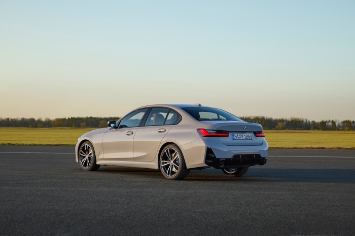 BMW 330i