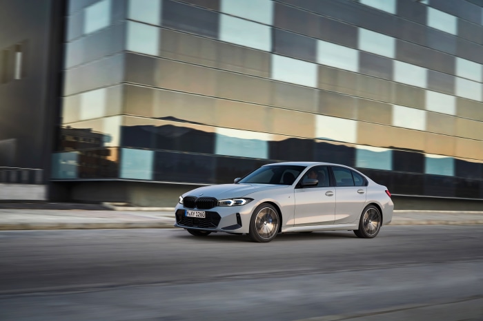 BMW 330i