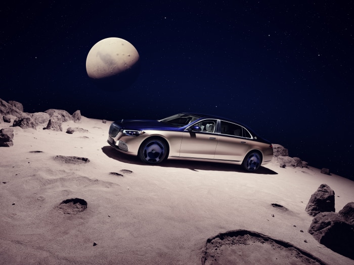Mercedes-Maybach Haute Voiture 4K on the Moon