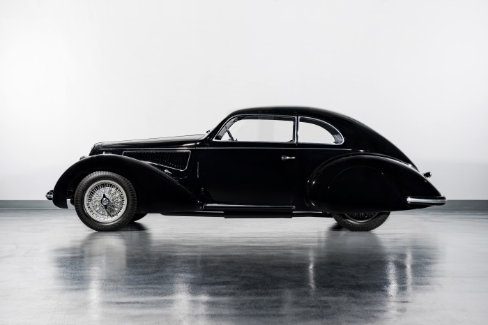 Black Alfa Romeo 6C 2300B Berlinetta Mille Miglia