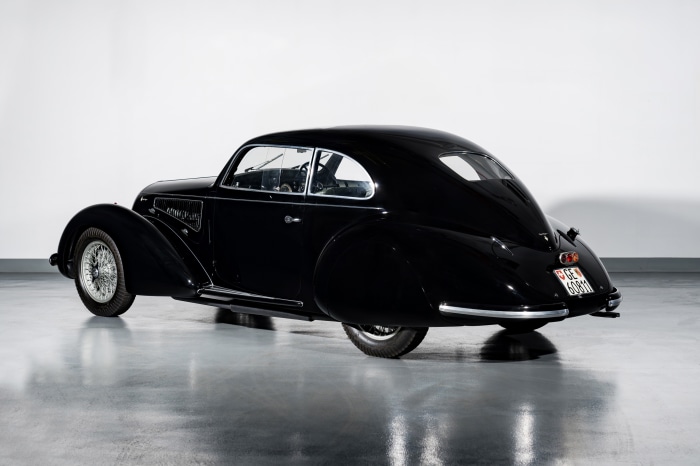 Black Alfa Romeo 6C 2300B Berlinetta "Mille Miglia"