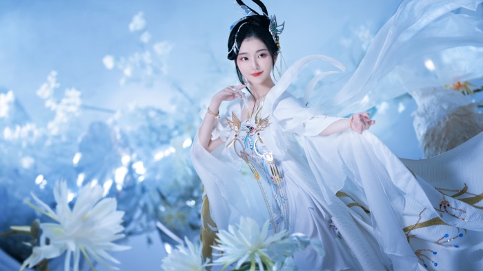 Model in White Traditional Chinese Dress 4K