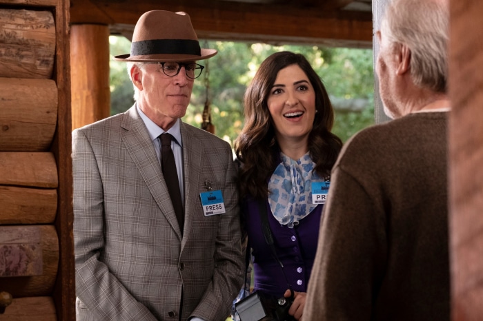 Michael and Janet from The Good Place meeting someone