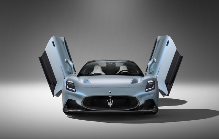 Maserati MC20 Cielo with butterfly doors open