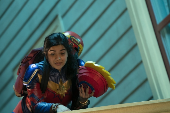 Ms. Marvel 4K: Kamala Khan holding a helmet