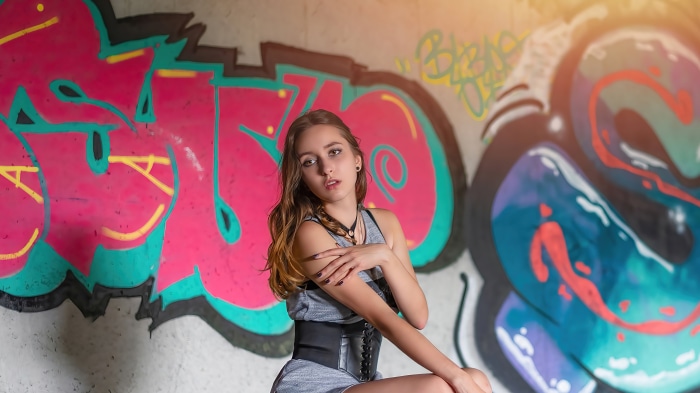girls model graffiti