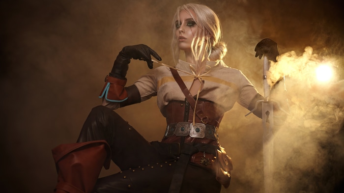 Ciri from The Witcher 3 cosplay with sword