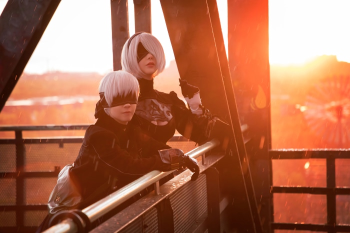 2B and 9S from Nier: Automata cosplay