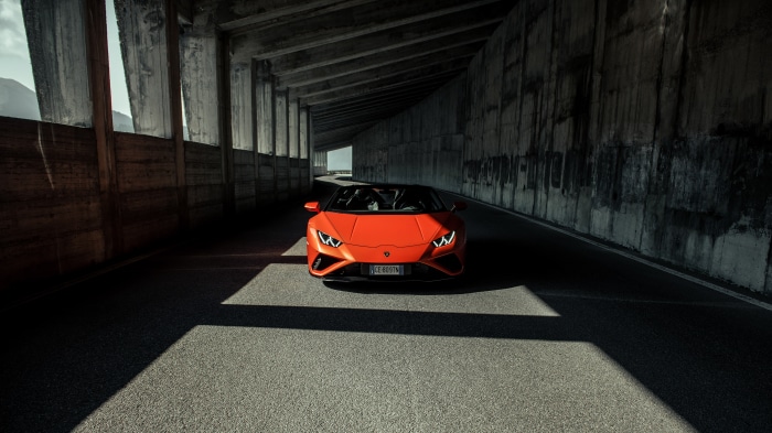 Orange Lamborghini Huracan Evo Spyder in tunnel
