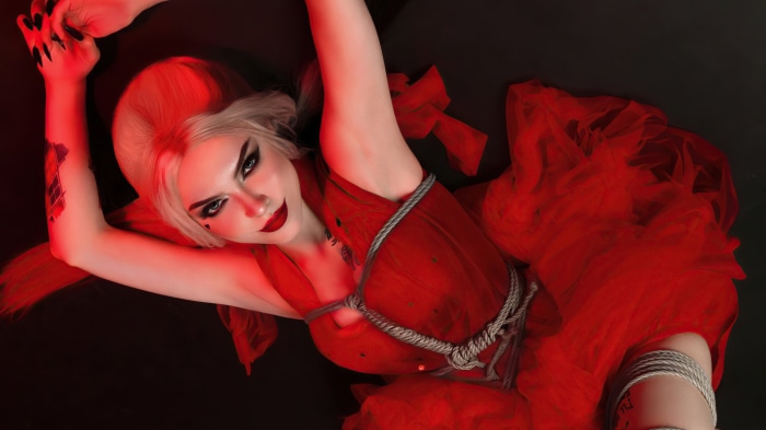 Harley Quinn cosplay in red outfit