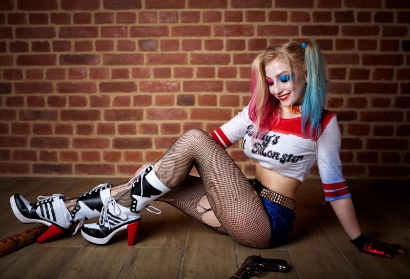 4K Harley Quinn Cosplay with Gun and Baseball Bat