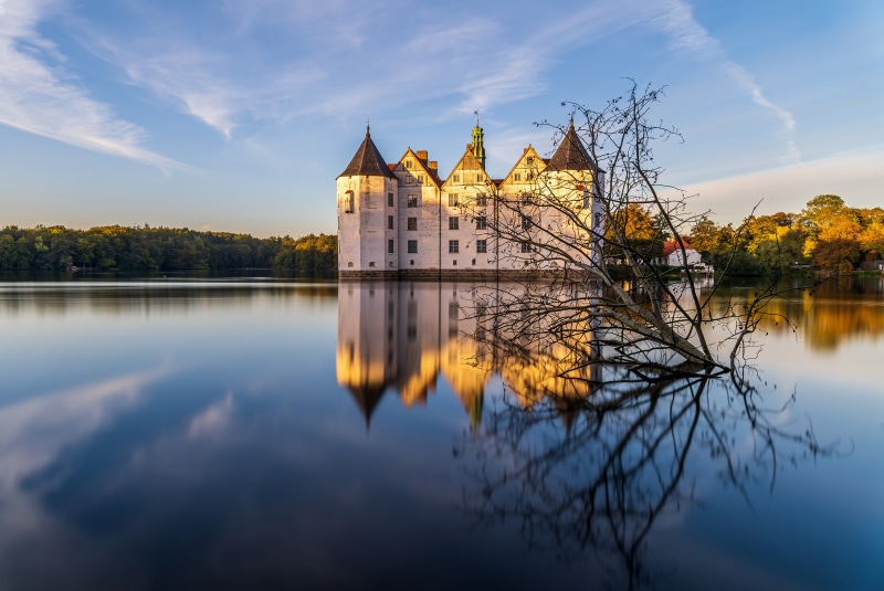 4K Germany Lake Castle Reflection
