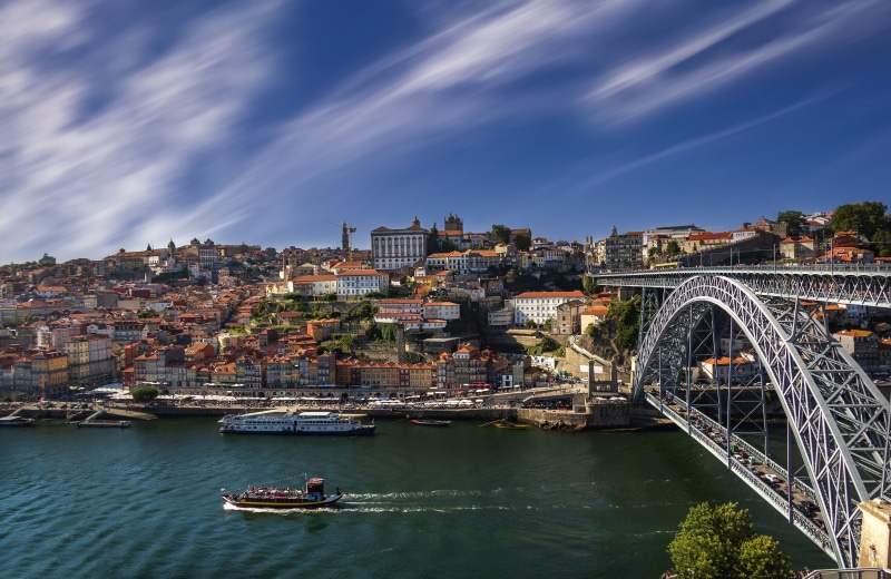 Dom Luís I Bridge over the Douro River in Porto, Portugal