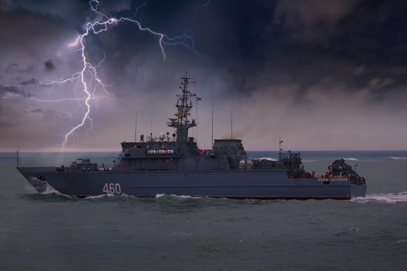 Minesweeper Ivan Antonov under lightning