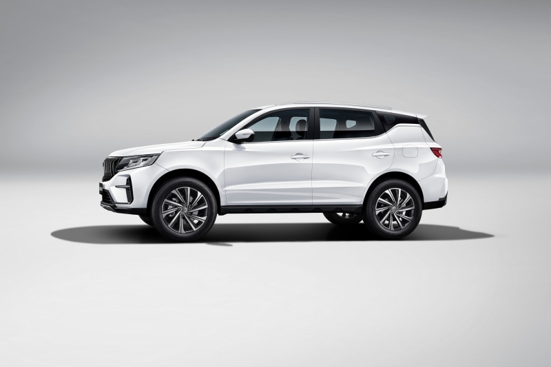 White Geely Vision X6 Pro Crossover from the Side
