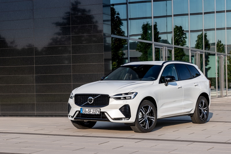 White 2021 Volvo XC60 B5 R-Design Crossover