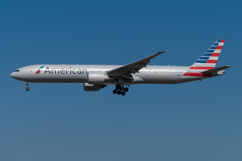 American Airlines Boeing 777-300ER landing