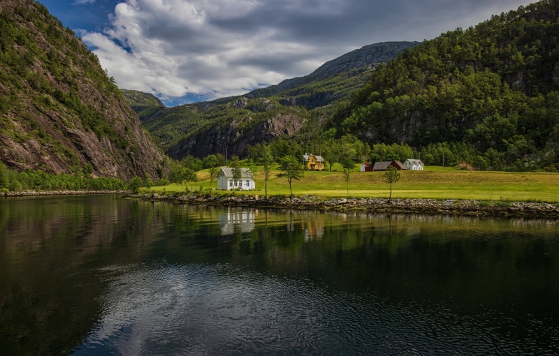 Mostraumen, Norway: Mountains and River Scenery