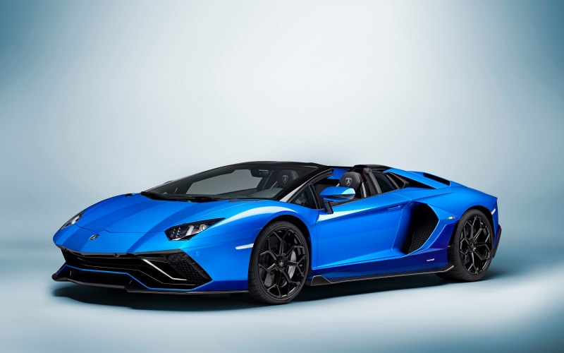 Blue Lamborghini Aventador LP 780-4 Ultimae Roadster