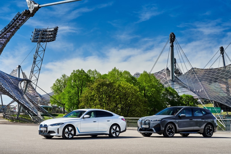 4K BMW iX and BMW i4 at Olympic Park