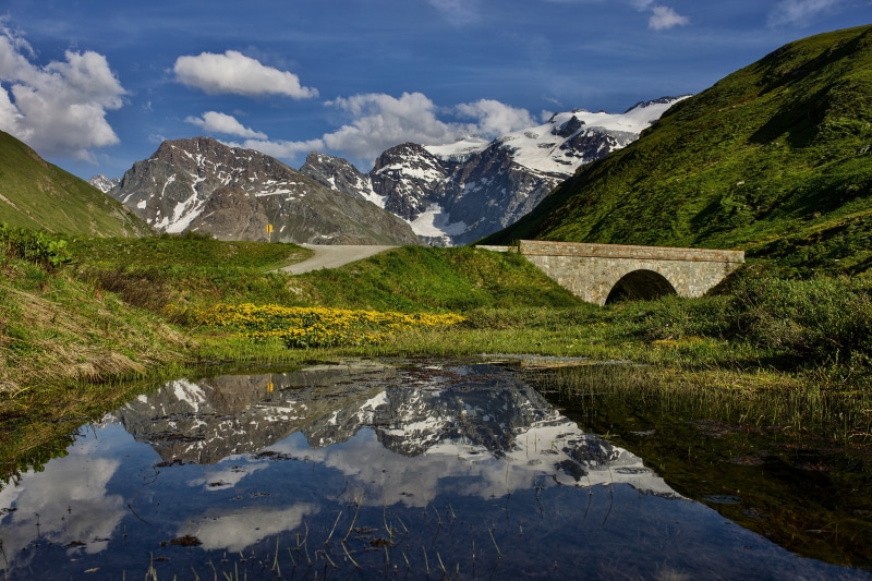 4K Mountains Bridge Lake Alps France