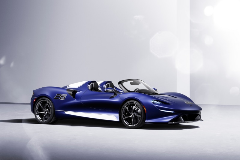 Blue McLaren Elva Roadster with number 26