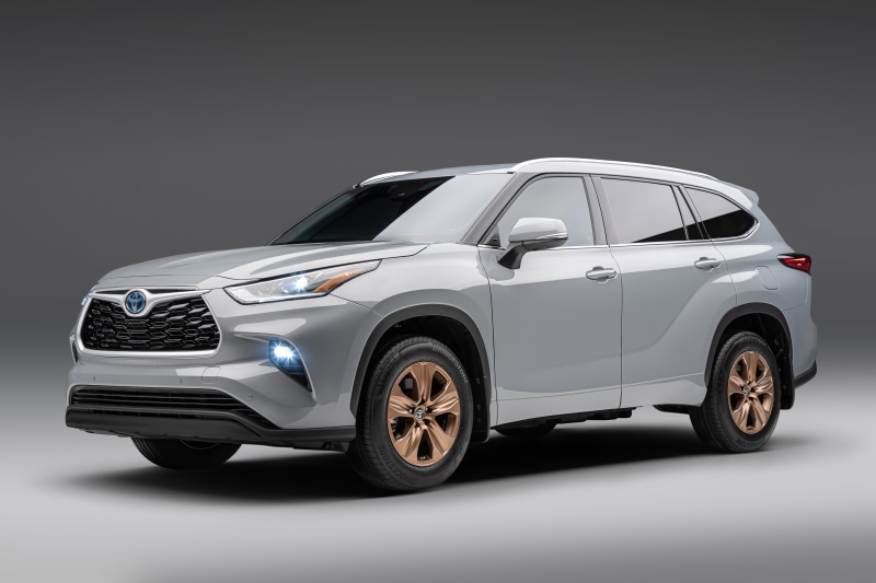 2021 Toyota Highlander XLE Bronze Edition
