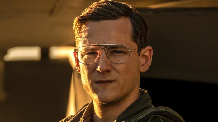 Glen Powell in Top Gun 4K