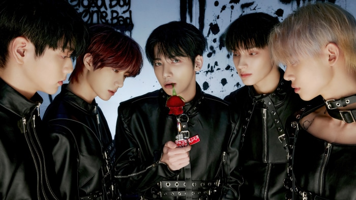TXT members with a rose and lighter, 4K