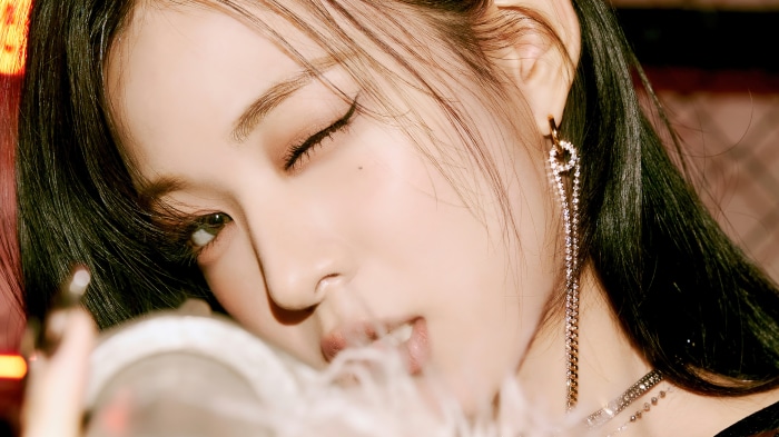 Chaeyoung from fromis_9 in 4K