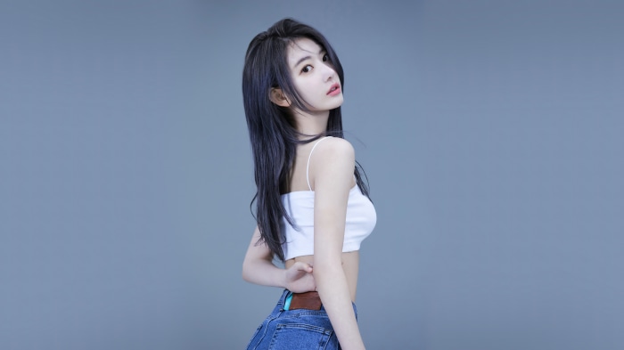 Sakura from LE SSERAFIM Kpop Image