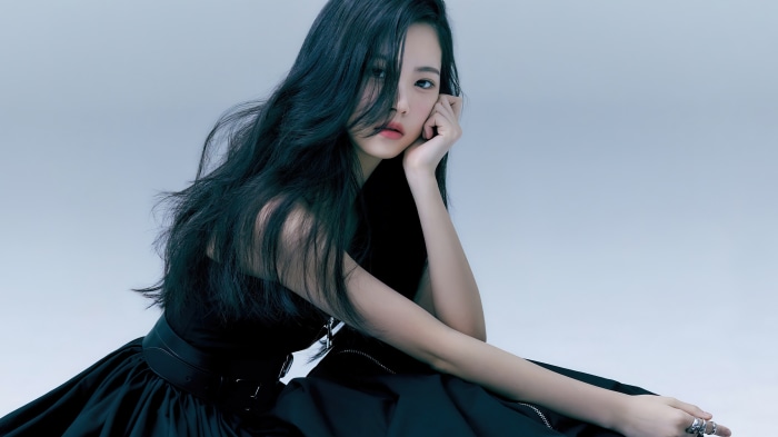 Hong Eunchae from LE SSERAFIM in