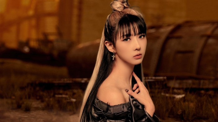 Yoohyeon from Dreamcatcher in 4K
