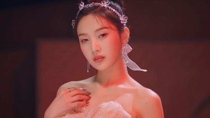 Joy from Red Velvet in Feel My Rhythm MV 4K