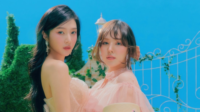 Joy and Wendy from Red Velvet in 4K