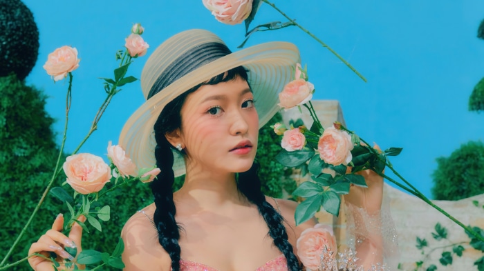 Yeri from Red Velvet with roses