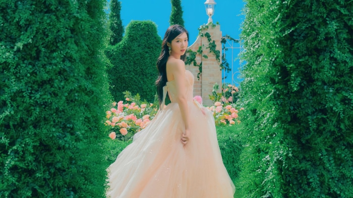 Joy from Red Velvet in a garden